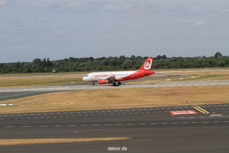 duesseldorf-flughafen-flughafen-flugzeuge-1-024