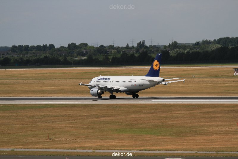 duesseldorf-flughafen-flughafen-flugzeuge-1-125