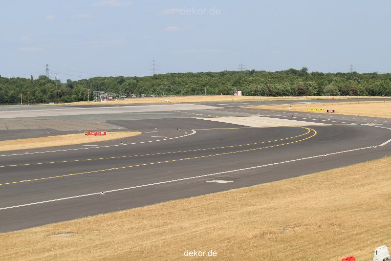 duesseldorf-flughafen-flughafen-flugzeuge-1-181