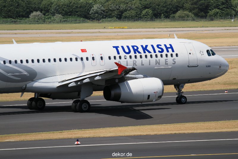 duesseldorf-flughafen-flughafen-flugzeuge-1-250