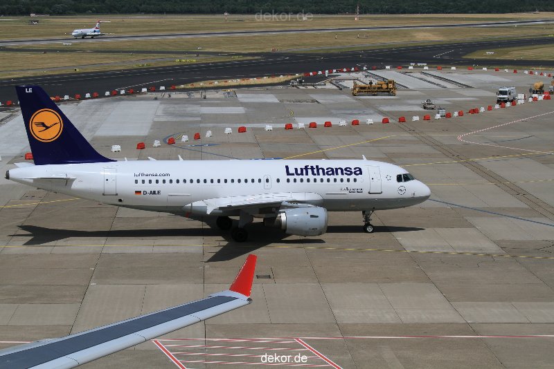duesseldorf-flughafen-flughafen-flugzeuge-2-058