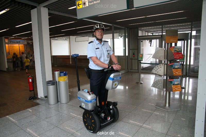 duesseldorf-flughafen-flughafen-segways-001