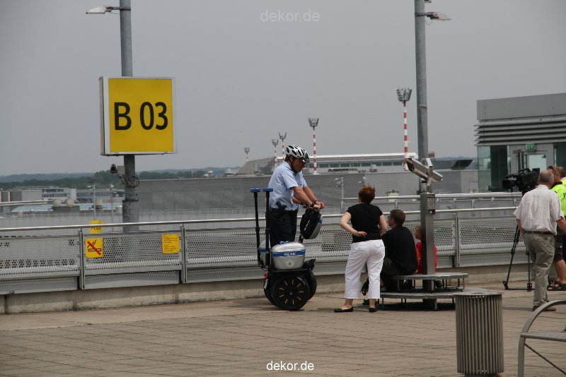duesseldorf-flughafen-flughafen-segways-015