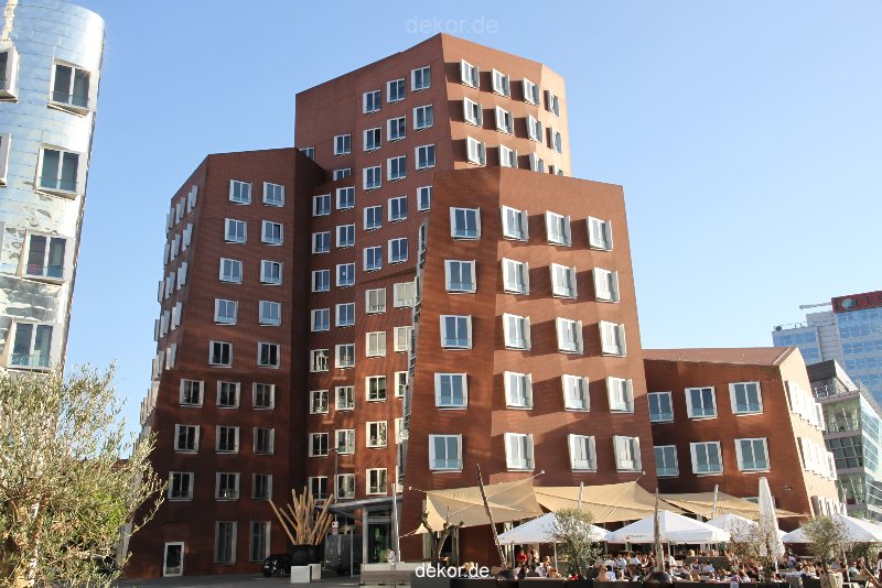duesseldorf-medienhafen-medienhafen-gehry-bauten-002