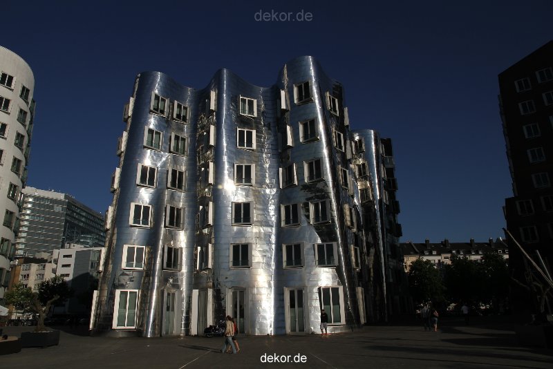 duesseldorf-medienhafen-medienhafen-gehry-bauten-006