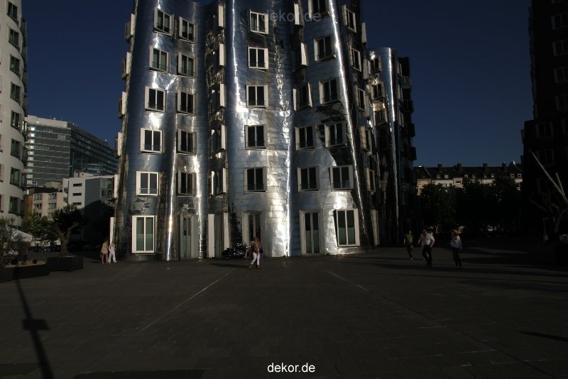 duesseldorf-medienhafen-medienhafen-gehry-bauten-011