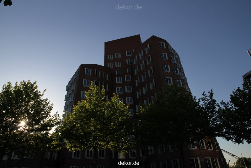 duesseldorf-medienhafen-medienhafen-gehry-bauten-030