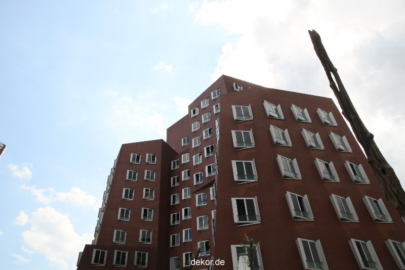 duesseldorf-medienhafen-medienhafen-gehry-bauten-050