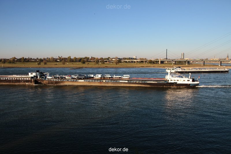 duesseldorf-medienhafen-rhein-schiffe-015