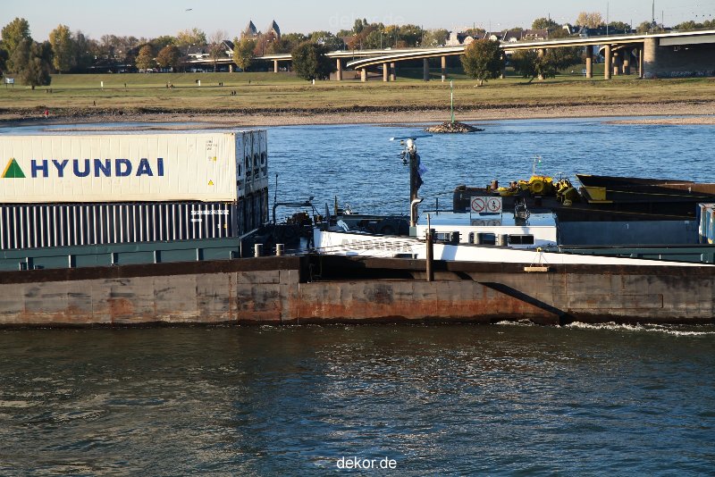 duesseldorf-medienhafen-rhein-schiffe-026