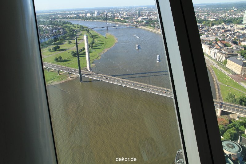 duesseldorf-medienhafen-rheinturm-aussicht-021