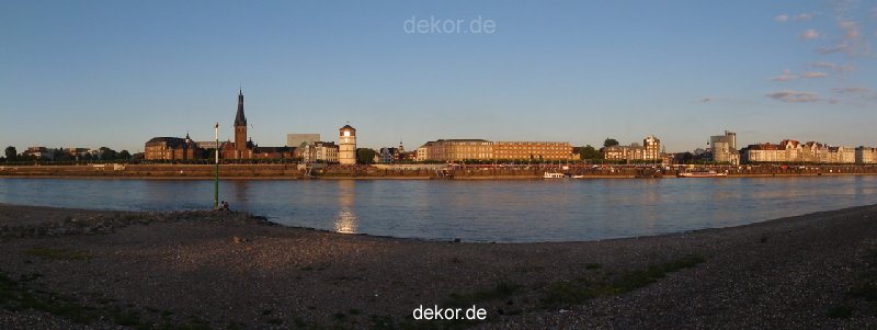 duesseldorf-altstadt-rheinpromenade-panorama-006