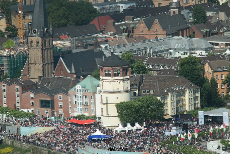 duesseldorf-altstadt-rheinpromenade-von-oben-015
