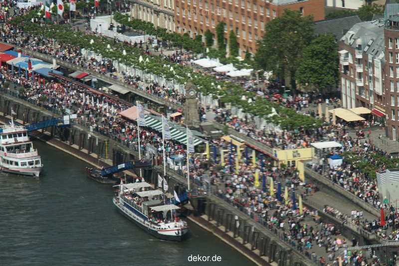 duesseldorf-altstadt-rheinpromenade-von-oben-016