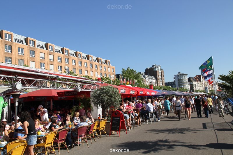 duesseldorf-altstadt-rheinpromenade-003