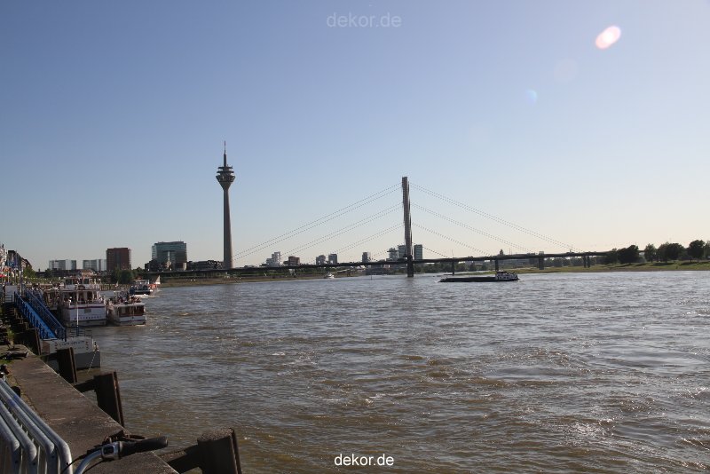 duesseldorf-altstadt-rheinpromenade-004
