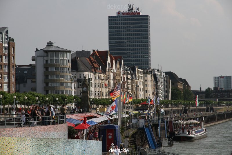 duesseldorf-altstadt-rheinpromenade2-018