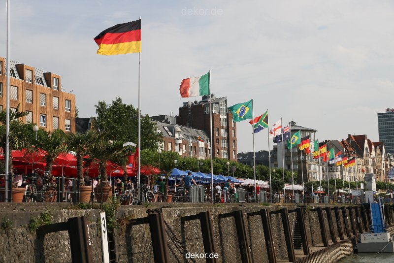 duesseldorf-altstadt-rheinpromenade2-028