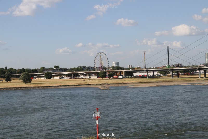duesseldorf-altstadt-rheinpromenade2-037
