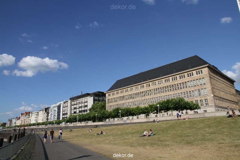 duesseldorf-altstadt-rheinpromenade2-053