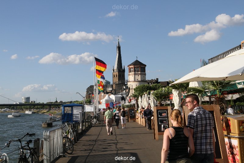 duesseldorf-altstadt-rheinpromenade2-062