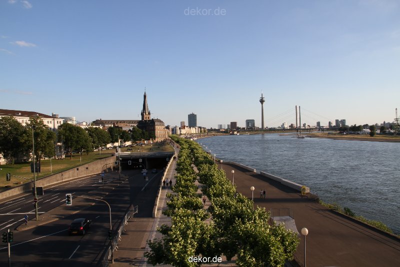 duesseldorf-altstadt-rheinpromenade2-066