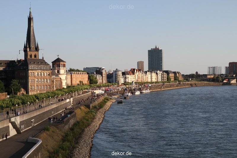 duesseldorf-altstadt-rheinpromenade2-067