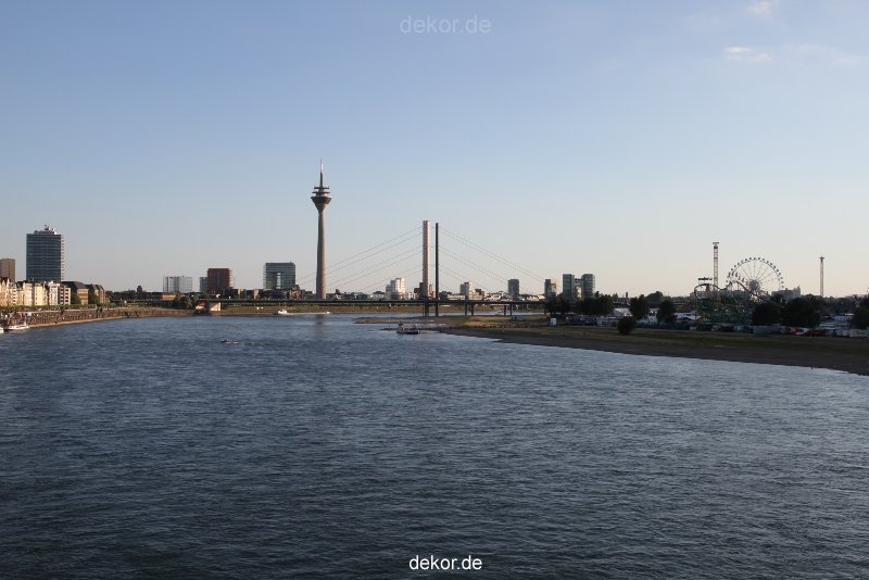 duesseldorf-altstadt-rheinpromenade2-068