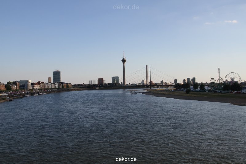 duesseldorf-altstadt-rheinpromenade2-069