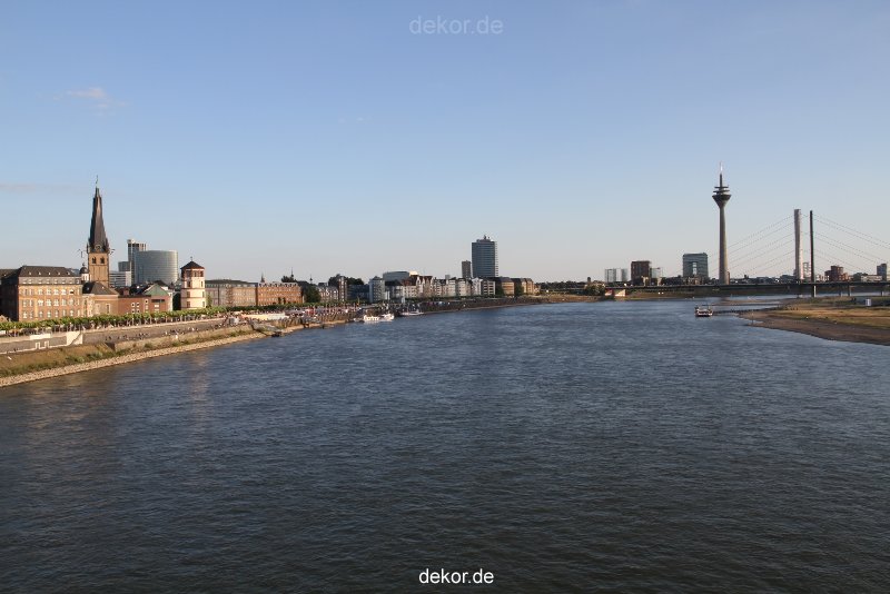 duesseldorf-altstadt-rheinpromenade2-071