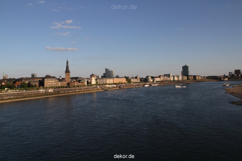 duesseldorf-altstadt-rheinpromenade2-074