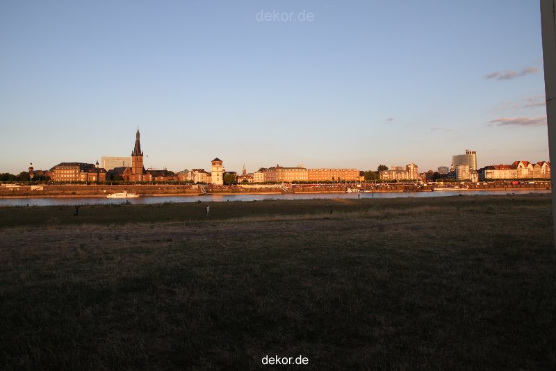 duesseldorf-altstadt-rheinpromenade2-091