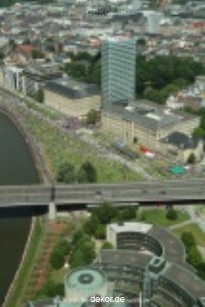 duesseldorf-altstadt-rheinpromenade-von-oben-018_tn