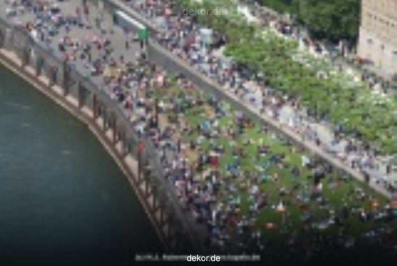 duesseldorf-altstadt-rheinpromenade-von-oben-021_tn
