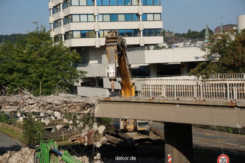 wuppertal-doeppersberg-umbau-busauffahrt-abriss-2-007