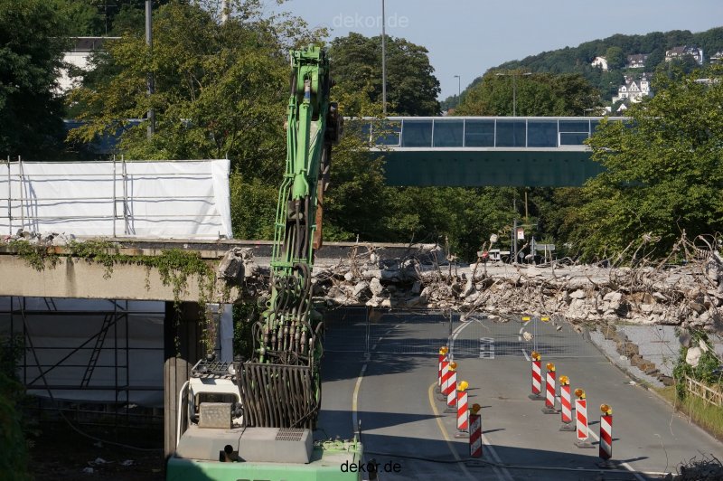 wuppertal-doeppersberg-umbau-busauffahrt-abriss-2-011