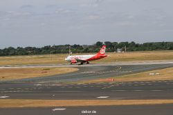 duesseldorf-flughafen-flughafen-flugzeuge-1-026