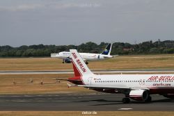 duesseldorf-flughafen-flughafen-flugzeuge-1-049