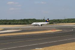 duesseldorf-flughafen-flughafen-flugzeuge-1-119