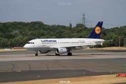 duesseldorf-flughafen-flughafen-flugzeuge-1-120