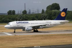 duesseldorf-flughafen-flughafen-flugzeuge-1-122