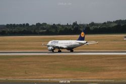 duesseldorf-flughafen-flughafen-flugzeuge-1-125