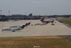 duesseldorf-flughafen-flughafen-flugzeuge-1-182