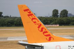 duesseldorf-flughafen-flughafen-flugzeuge-1-210