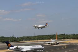 duesseldorf-flughafen-flughafen-flugzeuge-1-233