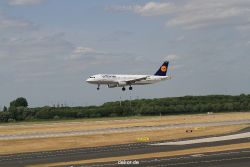 duesseldorf-flughafen-flughafen-flugzeuge-1-234