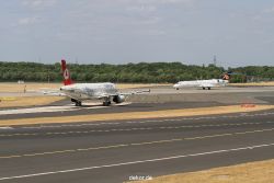 duesseldorf-flughafen-flughafen-flugzeuge-1-259