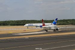 duesseldorf-flughafen-flughafen-flugzeuge-2-010