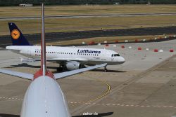 duesseldorf-flughafen-flughafen-flugzeuge-2-057