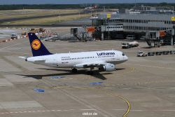 duesseldorf-flughafen-flughafen-flugzeuge-2-059